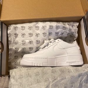 Nike Air Force 1 pixel